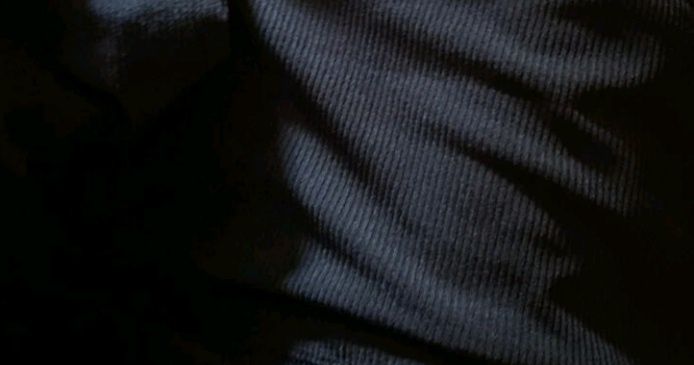 Top com uma manga comprida