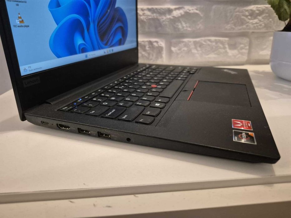MOCNY Lenovo ThinkPad Ryzen7/16gbDDR4/256SSD/Vega10/BateriaOK
