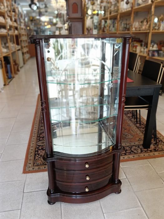 Móvel  /  Vitrine