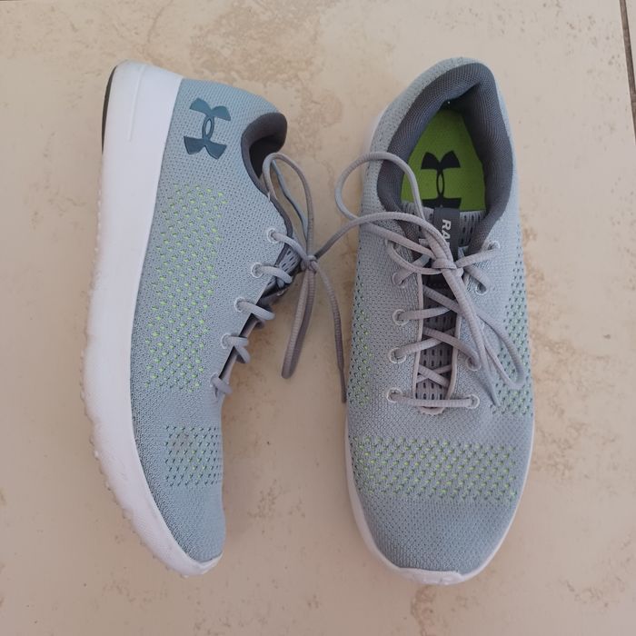 Buty Under Armour ultralekkie do biegania 39/25 cm/ jak nowe