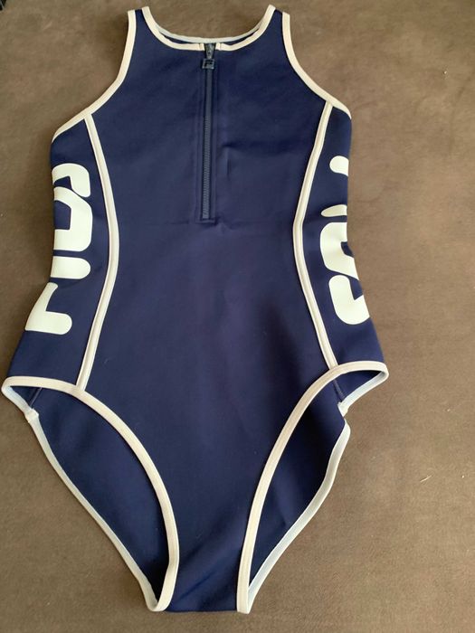Купальник закрытый FILA Италия. Цвет темно синий р-р 42
