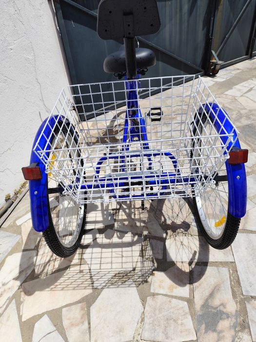 Bicicleta 3 rodas NOVA