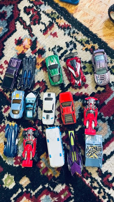 Zestaw hot wheels z autkami