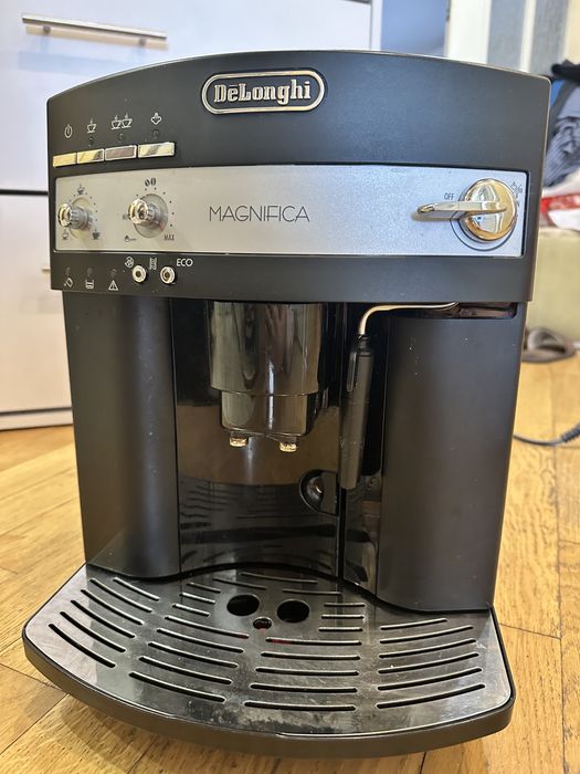 Кофеварка Delinghi magnifica