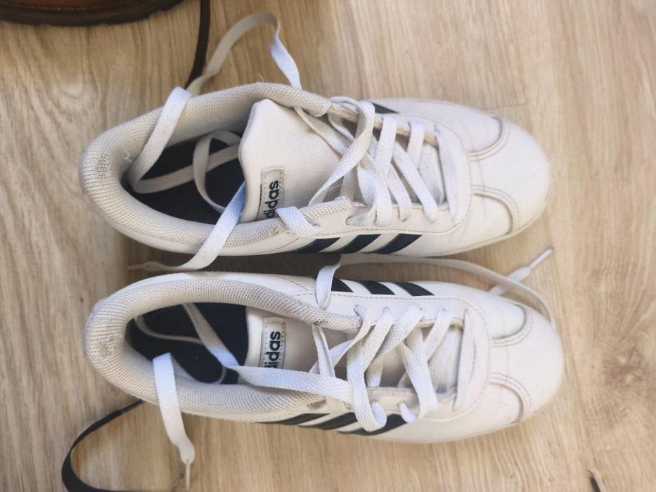 Ténis Adidas Clássicos