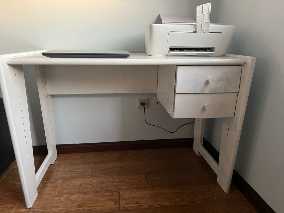 Vendo secretária madeira