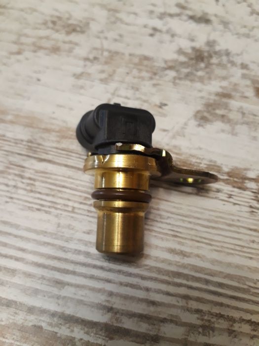 Датчик положения распредвала