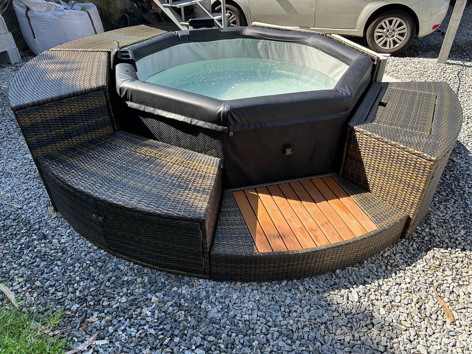 Spa / Jacuzzi exterior semirrígido NETSPA – Como novo