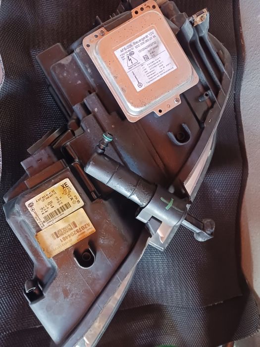 Ótica direita mercedes E 250 chassi 207 para venda