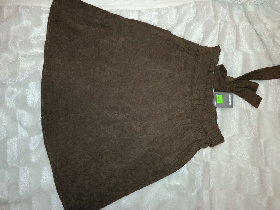 Жіноча коричнева спідниця
