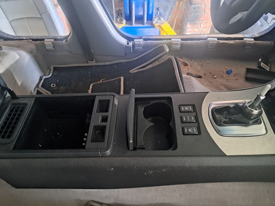 Тунель бардачок підстаканник підлокітник Infiniti G25 G35 07-13