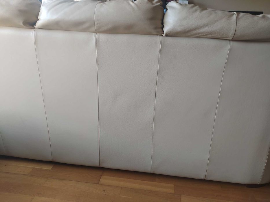 Sofá em pele (bege)