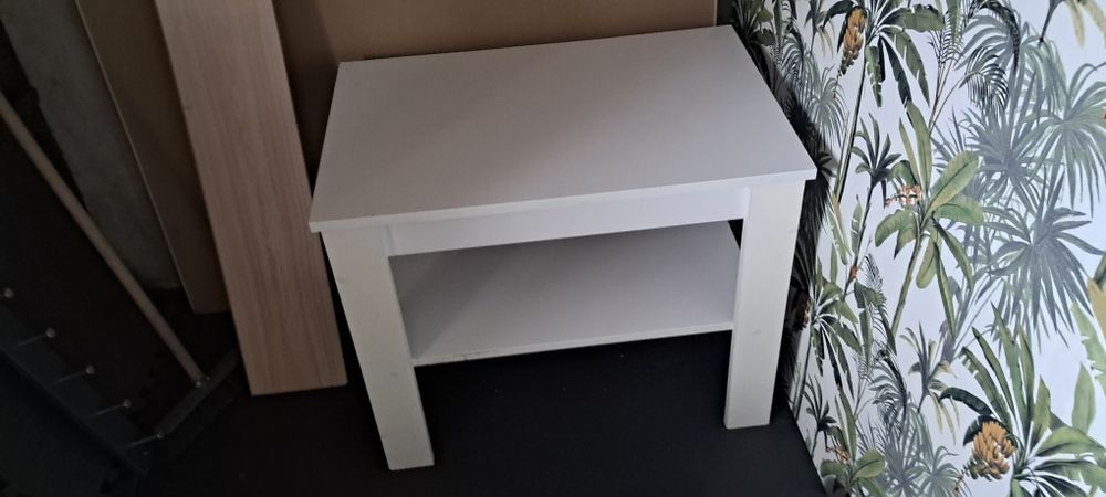 Elegancki Biały stolik