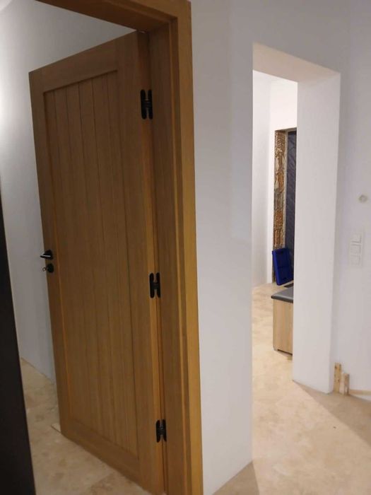 Drzwi wewnętrzne drewniane lakierowane