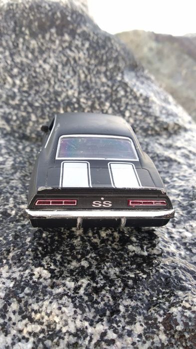 Модель машины Chevrolet (Chevy) Camaro 1969 1:36 13см CH554026 Инерцио