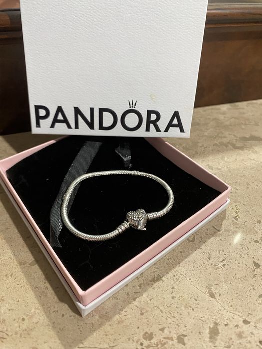 Pulseira Pandora original em prata - nova, com caixa.