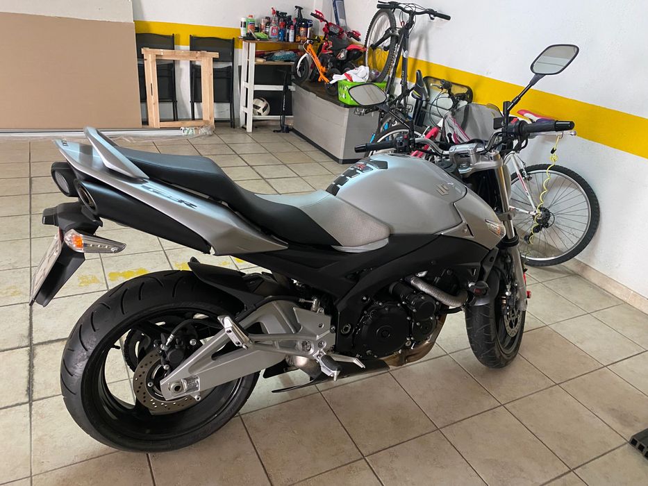 Suzuki GSR600 Como Nova