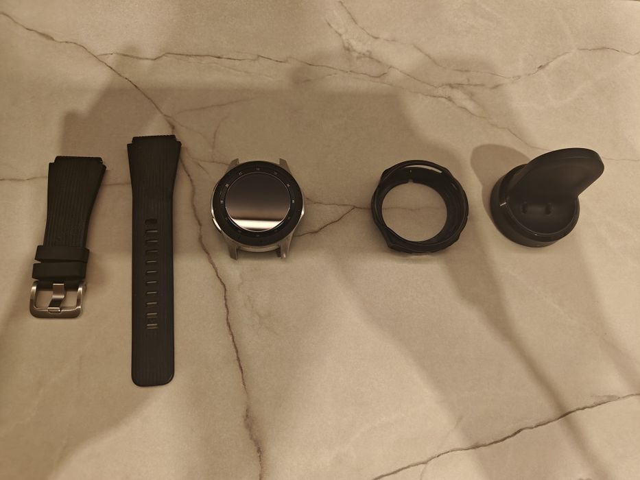 Samsung Galaxy Watch 46mm - JAK NOWY, 5-6 ładowań, Spigen, Szkło