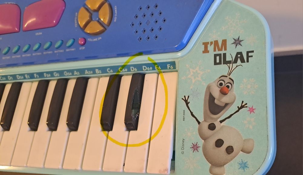 Mini piano frozen