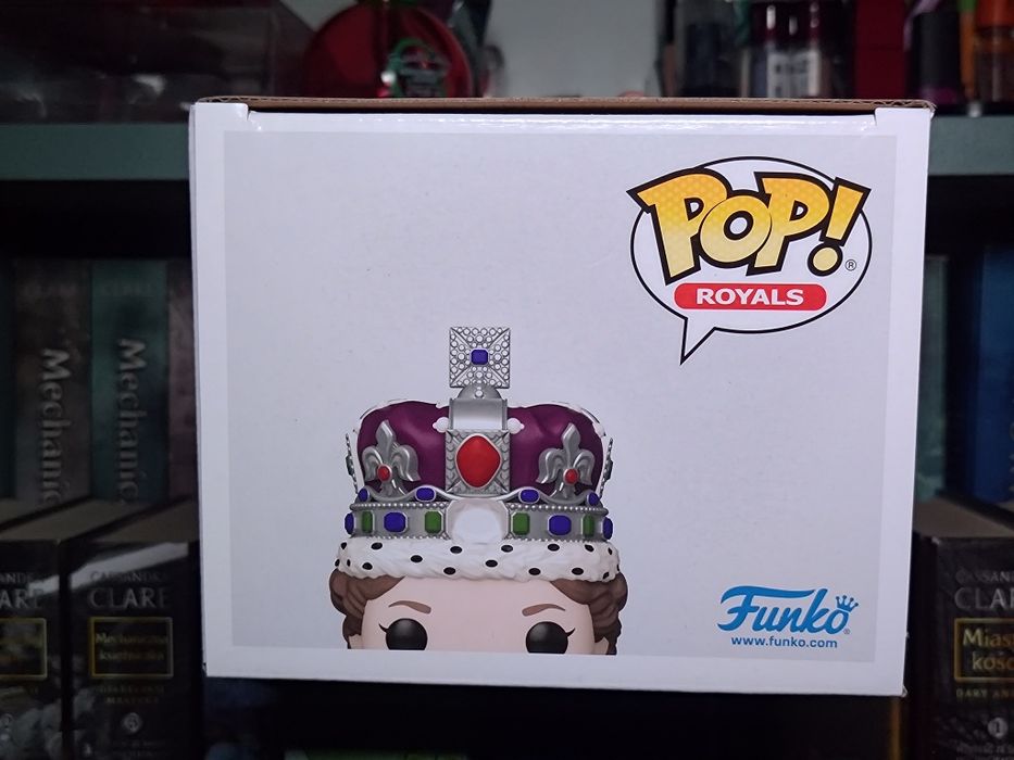 Funko Pop Queen Elizabeth ll