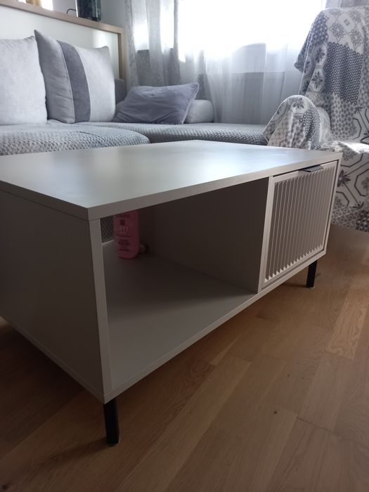 Ława do salonu ryflowana