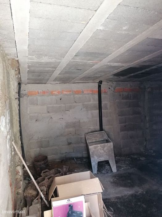 Moradia - piso superior T2 com arrecadação