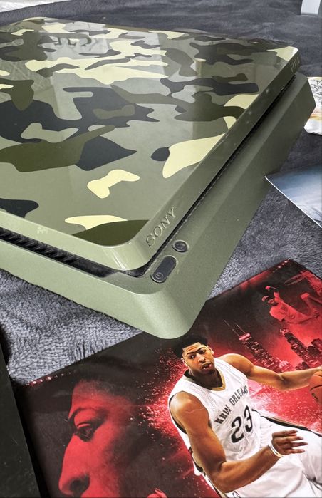 Sony PlayStation 4 Slim 1TB Limited Edition Call of Duty: WWII Green Camouflage