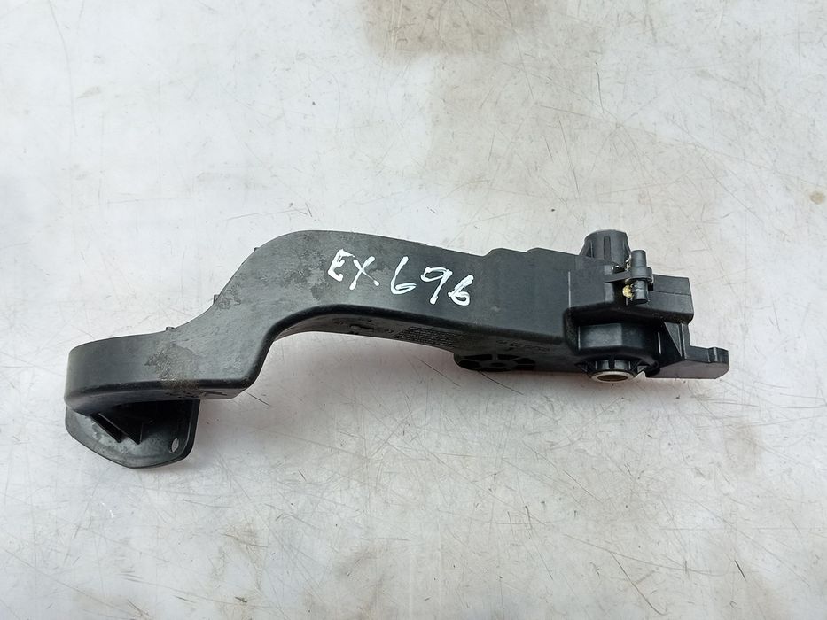 Pedal da embraiagem PEUGEOT 208