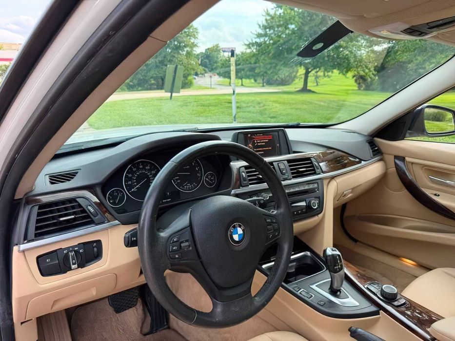 BMW 3 Series 320i      2015