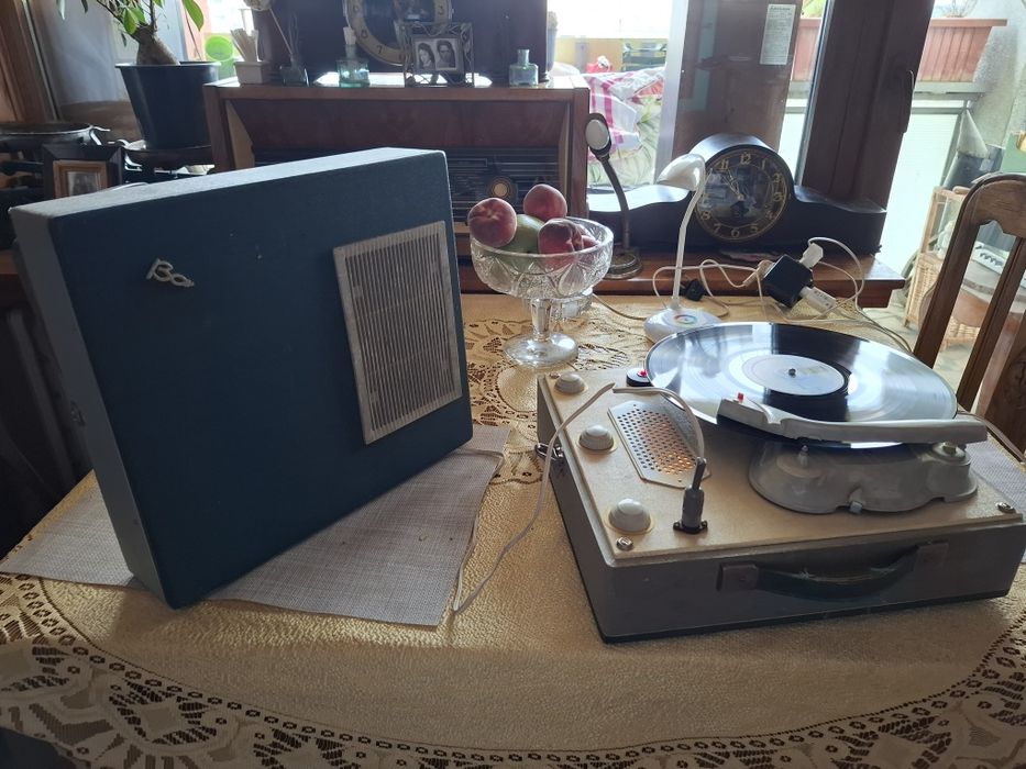 Stary gramofon Bambino