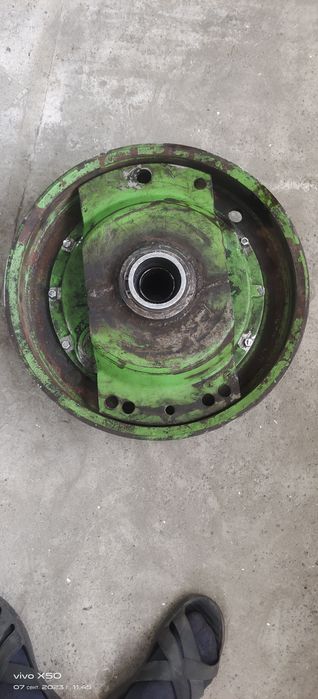 Продам понижающий редуктор deutz fahr