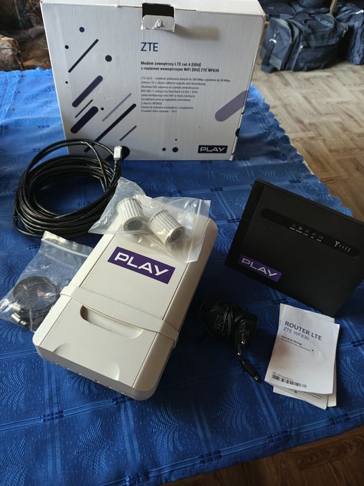 Router plus modem z anteną zewnętrzna ZTE WF830 SIM 4G. ZTE