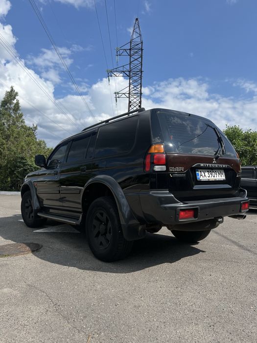 Mitshubishi PAJERO SPORT