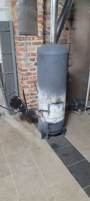 Piec z dmuchawą i nadmuchem