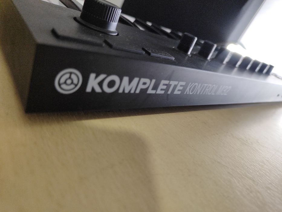 Teclado MIDI Native Instruments Komplete Kontrol M32