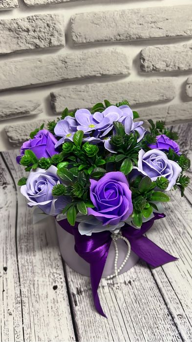 Букет з трояндами, троянди , подарунок , 8 березня