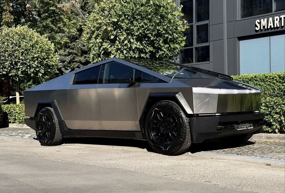 Tesla CyberTruck 2024самий дешевший в Україні!