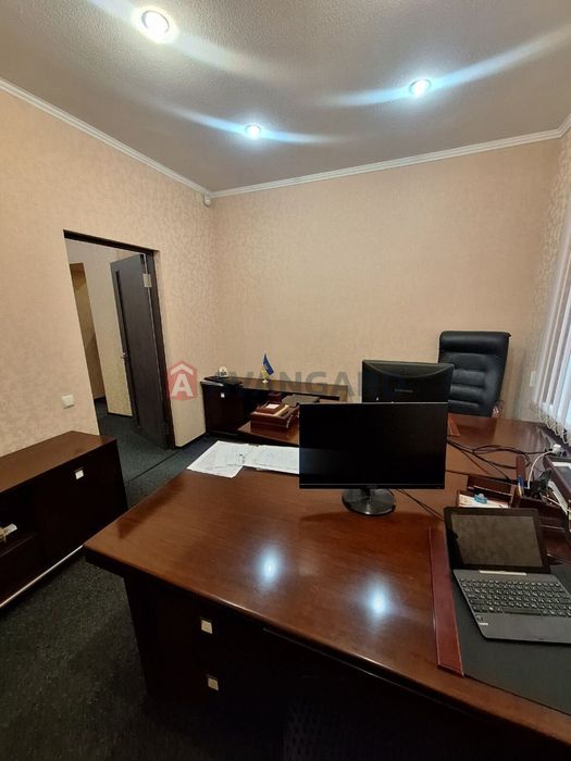 Офіс у самому центрі — без витрат на старт.