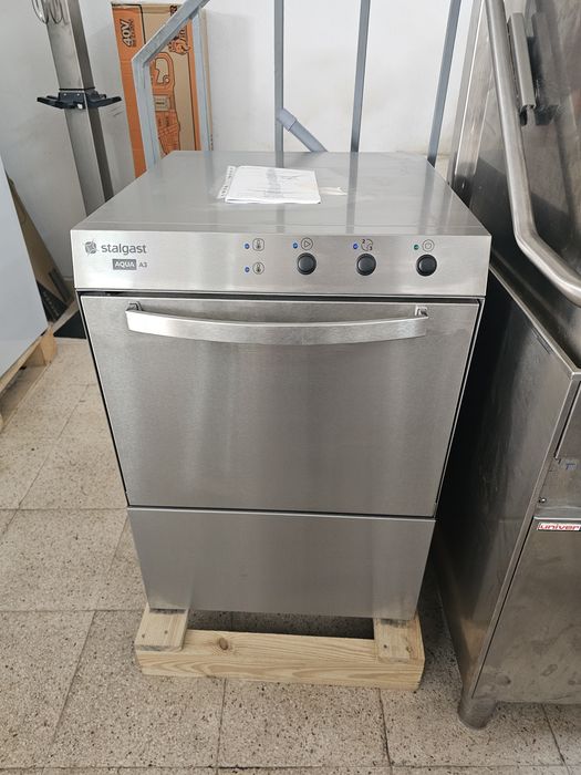 Máquina de lavar pratos