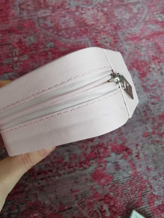 Etui na biżuterię podróżne