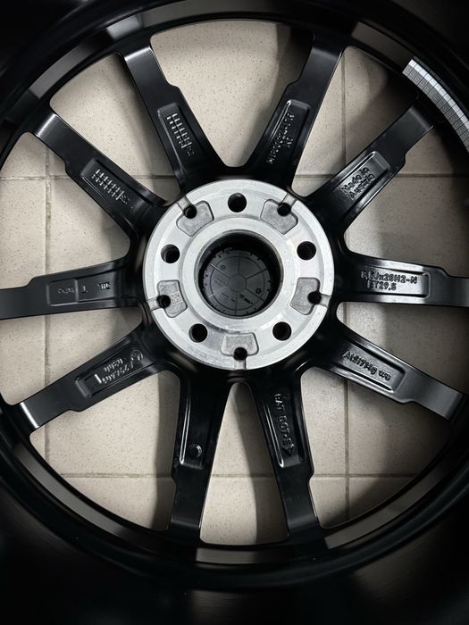 Новий,Оригінальний MERCEDES-BENZ EQS SUV,зимовий комплект 265/50/R20