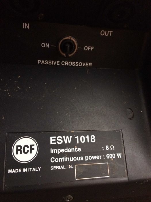 Sistema de Som Profissional: 2x Subwoofers RCF ESW 1018 + amplificador KIND audio K12