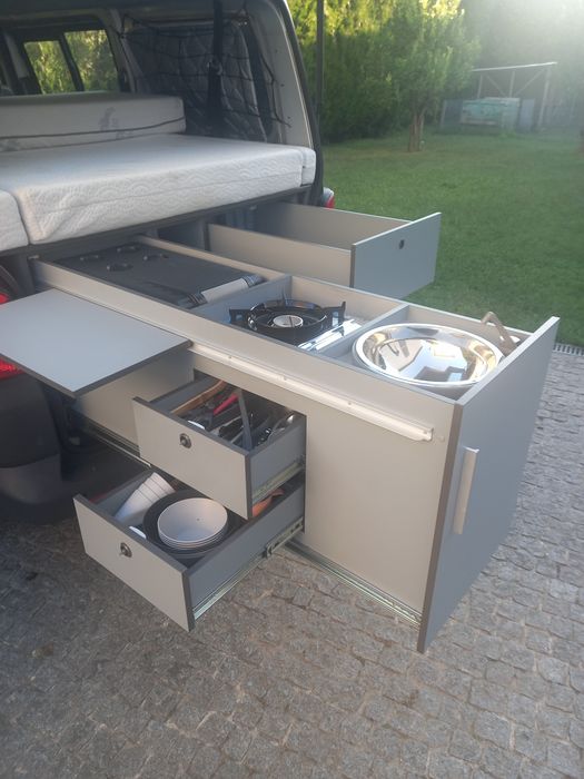 VW Trasporter T5 1.9 TDI Camperizada