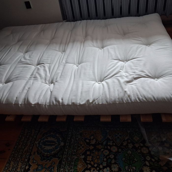 Sofa leżak łóżko z materacem