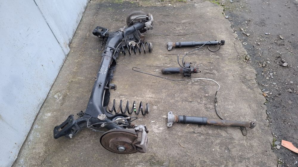 Балка задня Peugeot 3008 Балка Peugeot 3008