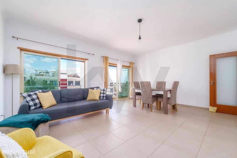 Apartamento com 3 quartos um deles em suite, localizado em zona pres — Moncarapacho E Fuseta, Faro
