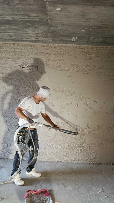 Construção e remodelação, ladrilhador ,estuque projetado e manual.