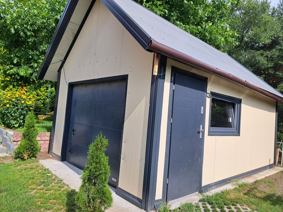 Garaż z płyty warstwowej 6x4 ocieplany