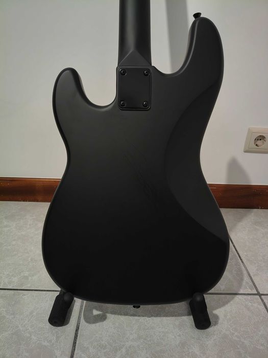 Contra Baixo Harley Benton PJ-4 SBK Deluxe Series quase novo pouco uso