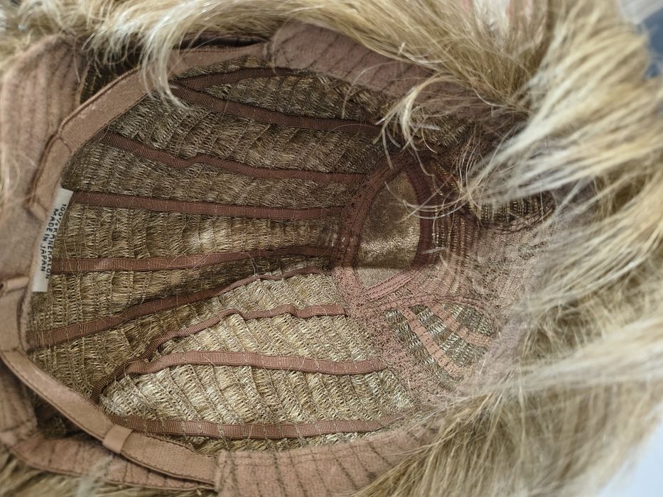 Peruka blond ,krótka pasemka